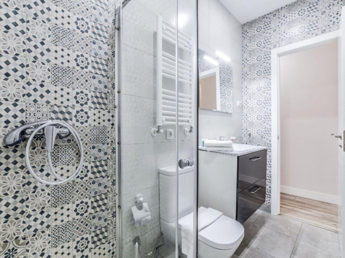 Others 3, Apartment Near Retiro Park, Madrid
