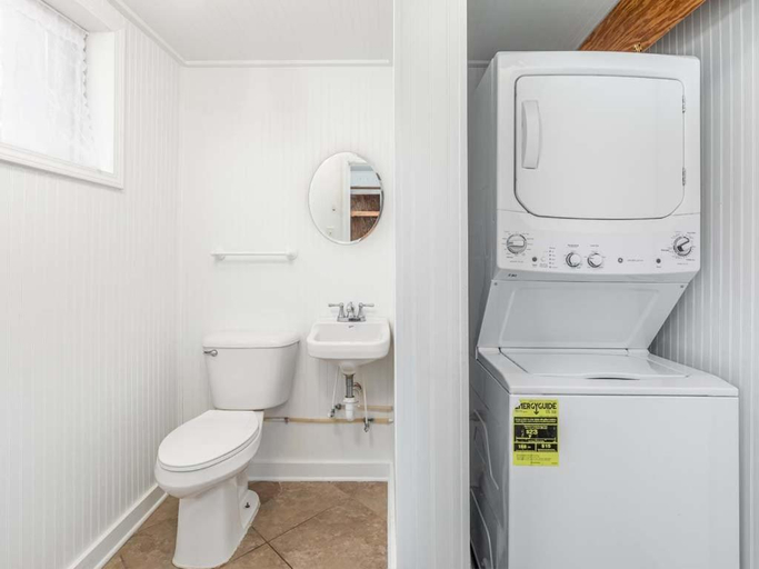 Bathroom 3, Bikini Cottage by Tybee Vacation Rentals, Chatham