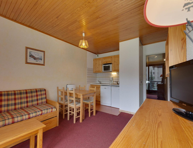 Others 4, Apartment in Les Deux Alpes by Ski-slopes, Isère