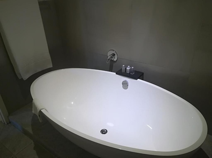 Bathroom 3, HERMS Restaurant and Accommodation, Nelson Mandela Bay