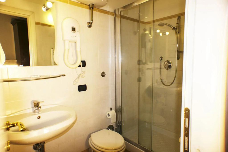 Bathroom, B&B Sixtythree, Roma