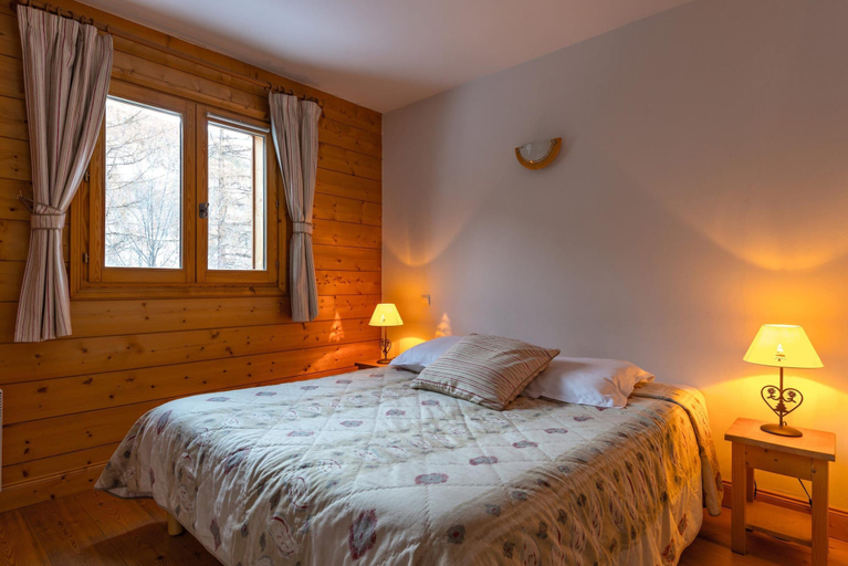Others 5, Cozy Alpine Sanctuary for Four, Hautes-Alpes