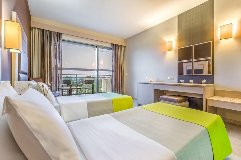 Bedroom 4, Kipriotis Hippocrates Hotel, South Aegean