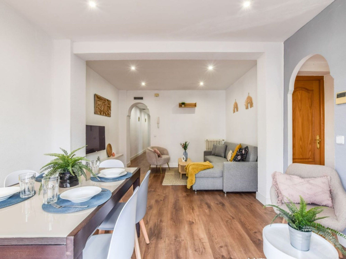 Others 2, Spacious Apartment Near Retiro Park, Madrid