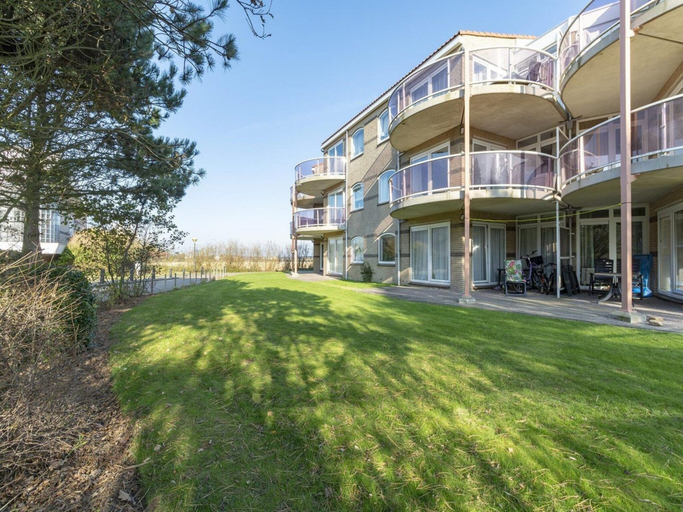Others 4, Modern 5-guest Holiday Apartment With Balcony, Den Helder