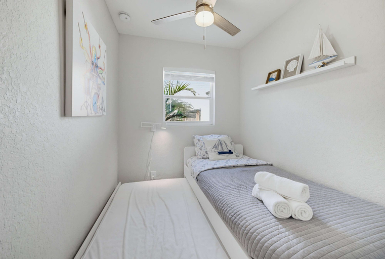 Others 5, Beach-ready 2BR Pet Friendly and Backyard BBQ, Pinellas