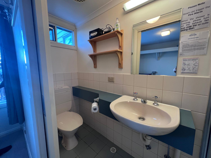 Bathroom, Schuss Alpine Club, Mt Buller, Mount Buller Alpine Resort