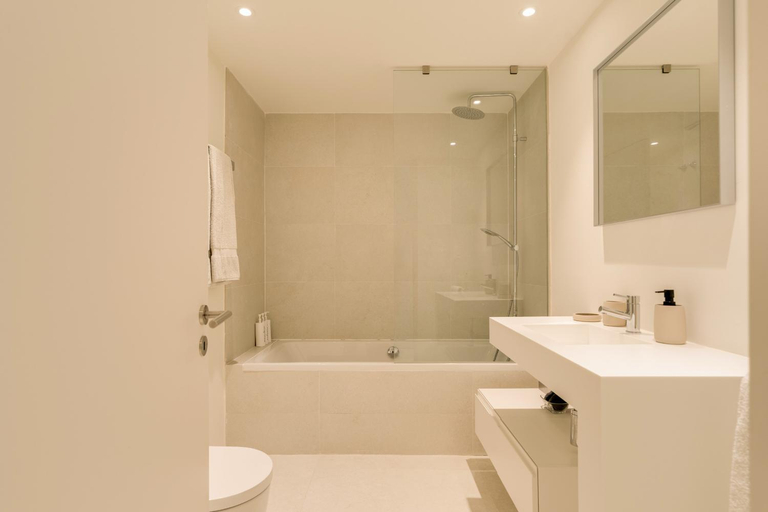 Bathroom 4, Troia Design Villa by Cadenzalux, Grândola