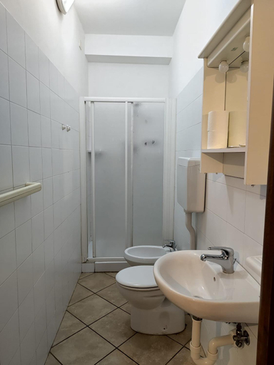 Bathroom 4, Locanda Vittoria, Genova