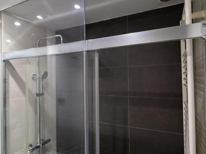 Others 3, Private Room in Apartment, Madrid, Madrid
