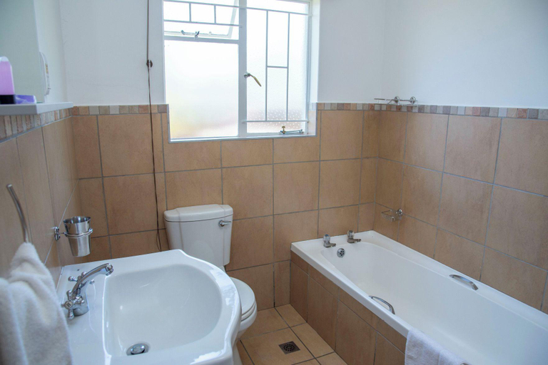 Bathroom 3, Pine Lodge George, Eden