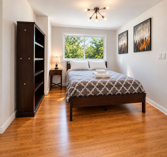 Others 4, The Mercer Haven, King