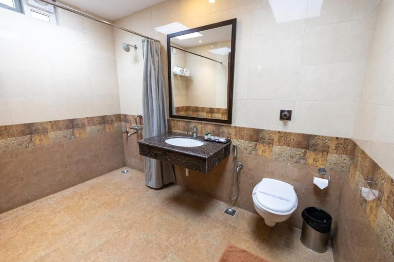 Bathroom 3, IBC Honeydew Exotica Resort , Chikmagalur