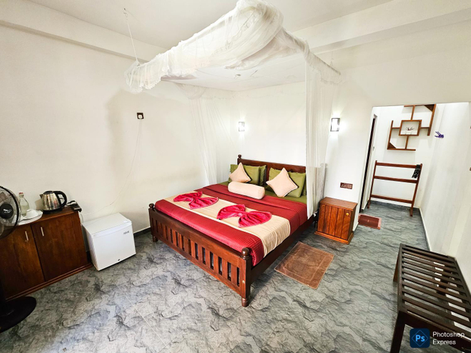 Bedroom 2, Ella Shali's home, Ella