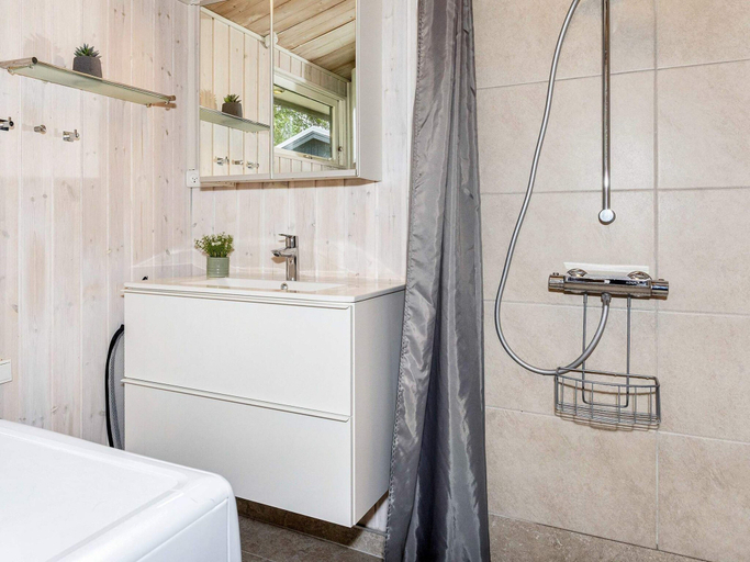 Bathroom 3, 4 Star Holiday Home in Lokken, Jammerbugt