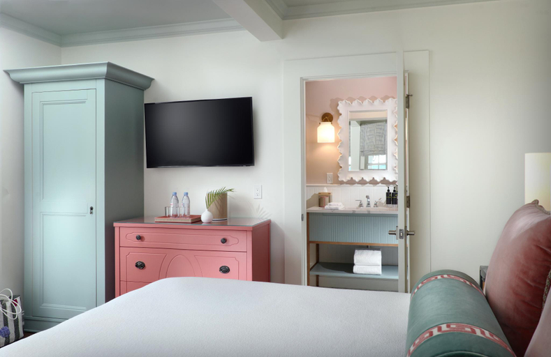 Bedroom 2, Duval Gardens, Monroe