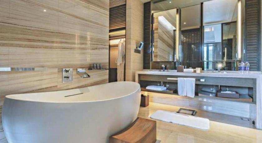 Bathroom 5, The Mulian Urban Resort Hotels(Guangzhou Huadu Jiulonghu Branch), Guangzhou