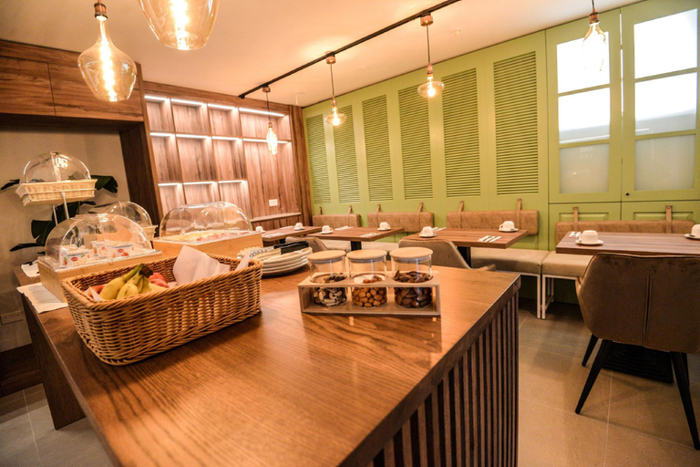 Food & Drinks 5, Aqueduct Boutique Rooms