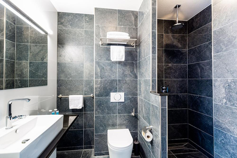 Bathroom 5, Bastion Hotel Amersfoort, Amersfoort