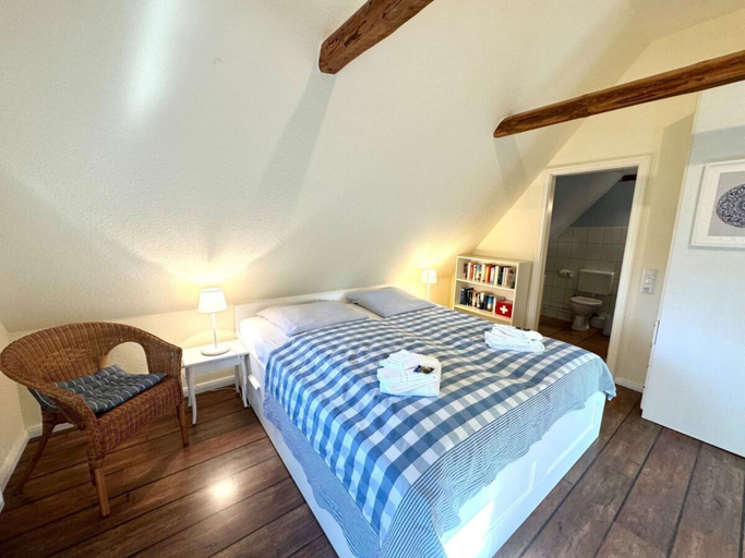 Others 2, Old Registry Office Studio Apartment, Nordfriesland