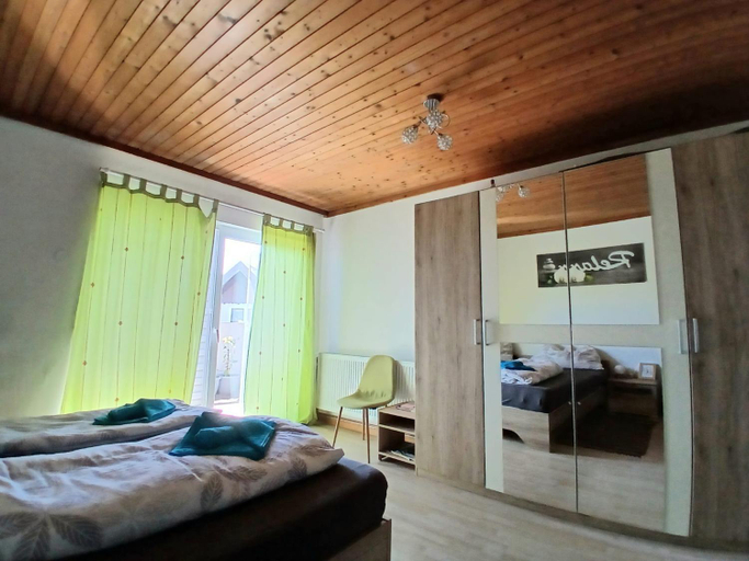 Bedroom 2, Hedys Apartment, Amstetten