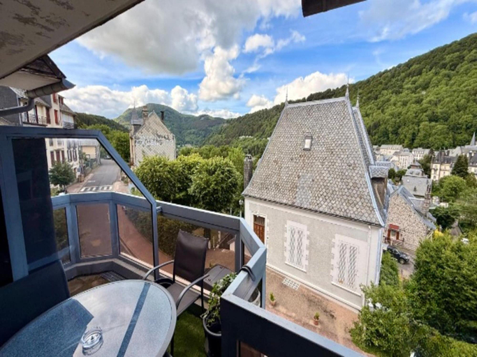 Others 3, Renovated Apartment With Balcony, Puy-de-Dôme