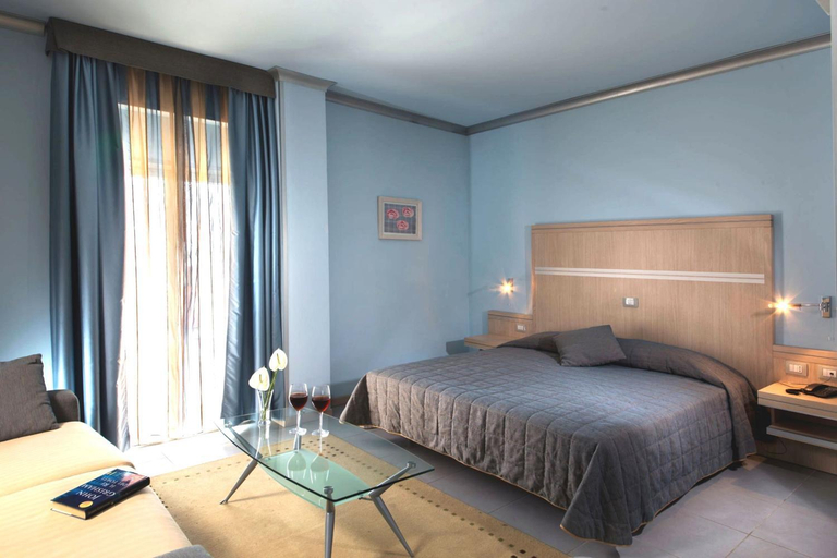 Bedroom 2, Hotel Mediterraneo, Livorno