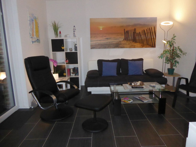 Others 4, Holiday Apartment With 2 Bedrooms, Aurich