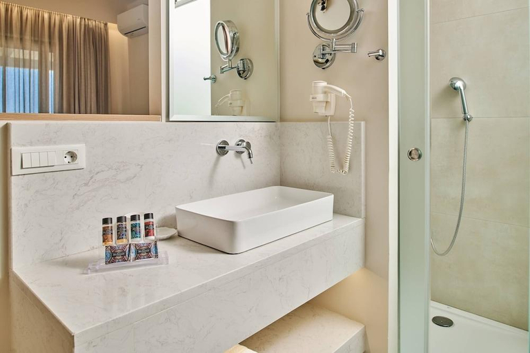 Bathroom 4, Ionian Aura, Ionian Islands