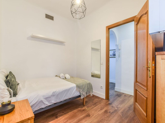 Others 3, Spacious Apartment Near Retiro Park, Madrid