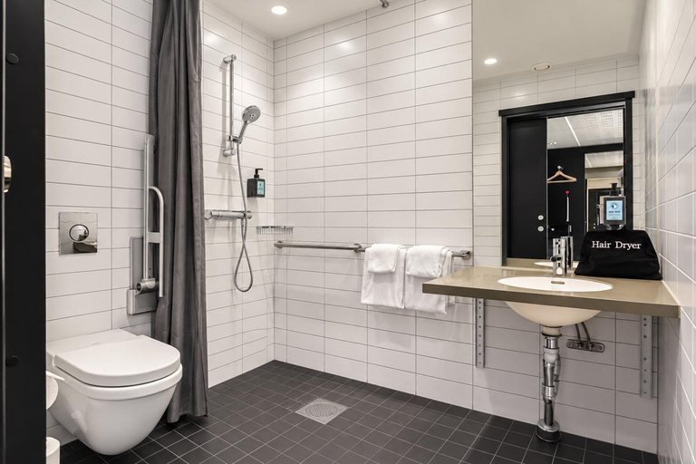 Bathroom 4, Comfort Hotel Xpress Stockholm Central, Stockholm