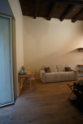 Others 5, DOMUSé, Napoli