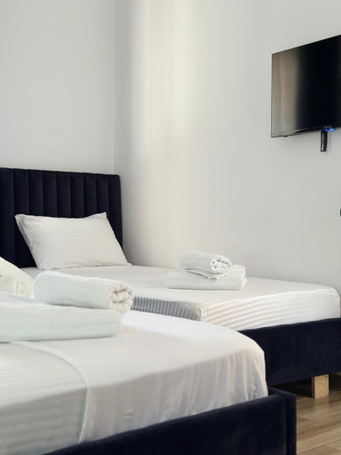 Bedroom, Vila Luen, Beratit