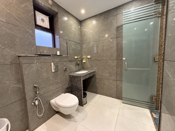 Bathroom 5, The Abhyudyam Ganga, Hardwar