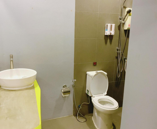 Bathroom, A23 residence, Din Dang