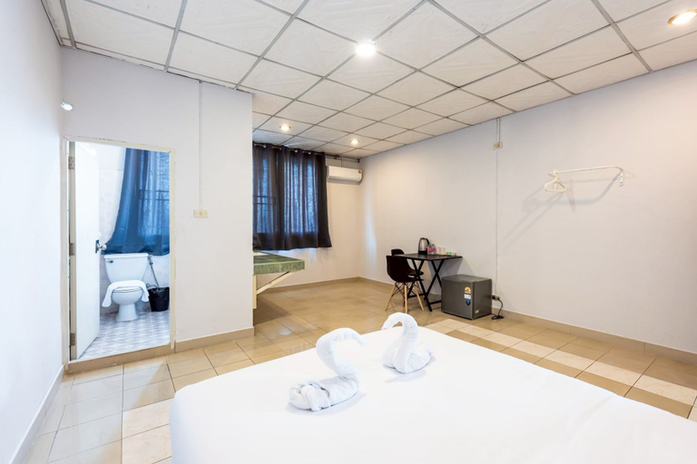 Others 4, F room Suvarnabhumi, Prawet