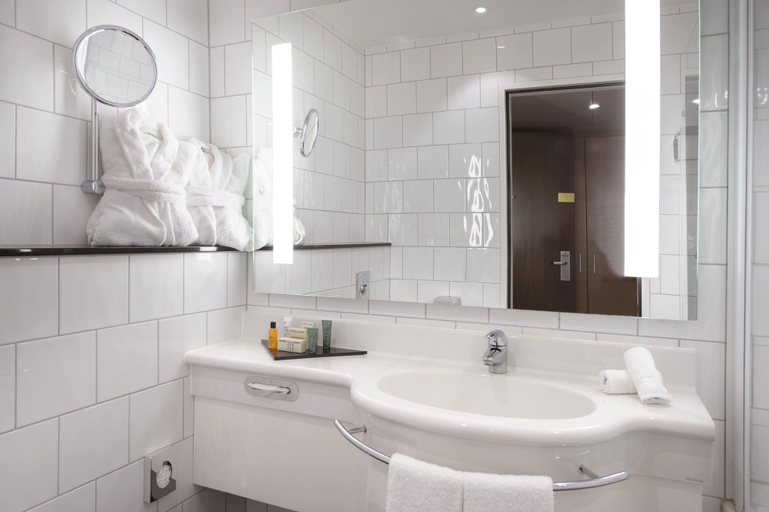 Bathroom 5, Hilton Zurich Airport, Bülach
