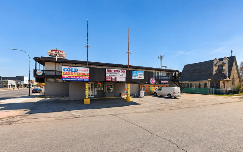 Others 5, Midtown Motor Inn, Division No. 9