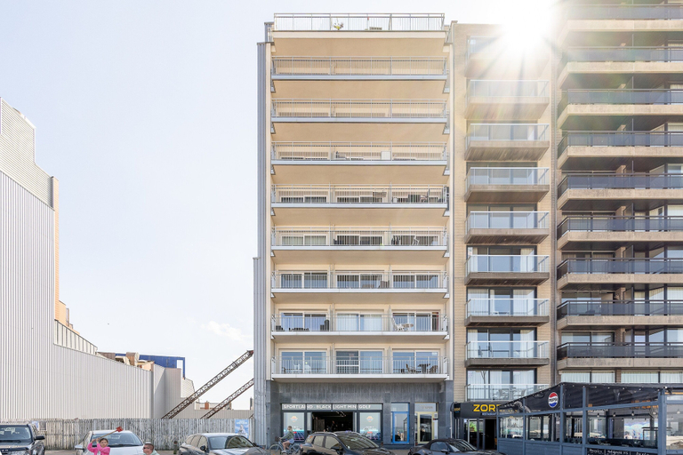 Others 5, Apartment by Zeedijk Beach With Sea View, West-Vlaanderen