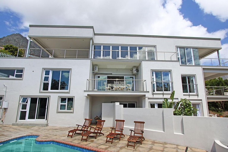 Sport & Beauty, sea view oasis apartment at Dolphin Crest Villa, City of Cape Town