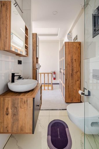 Bathroom 4, Fynoora, Gebze