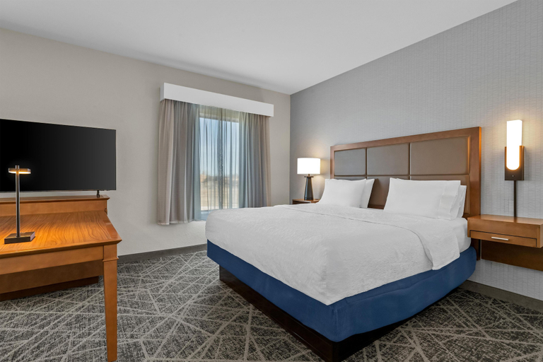 Bedroom 4, Hampton Inn & Suites Claremore, Rogers