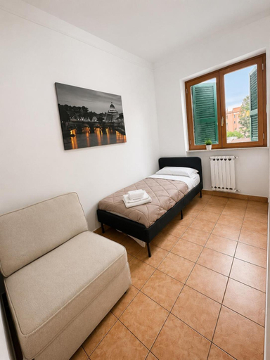 Bedroom, Lux of the Vatican, Rome