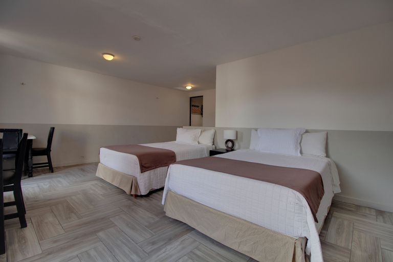 Others 3, Hotel Punto 79, Allende