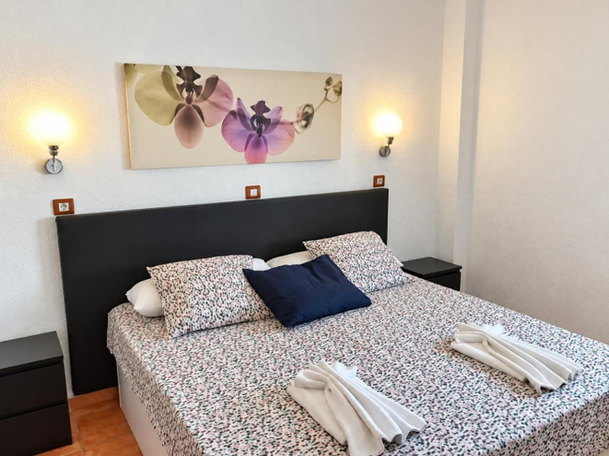 Bedroom 4, 5 min walk from Yumbo 309-322, Las Palmas