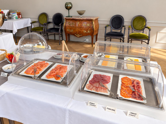 Food & Drinks 3, THERESET Schloss Groß Plasten, Mecklenburgische Seenplatte