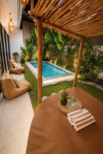 Others 4, Villa Flora, Badung