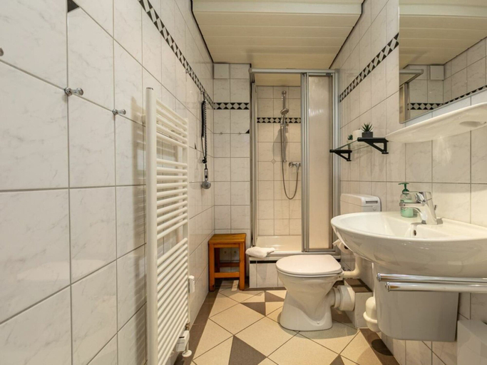 Others 5, Holiday Apartment 2 in Haus Hever, Nordfriesland