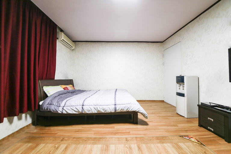 Bedroom 4, Daejeon Yuseong Chowon Motel, Yuseong