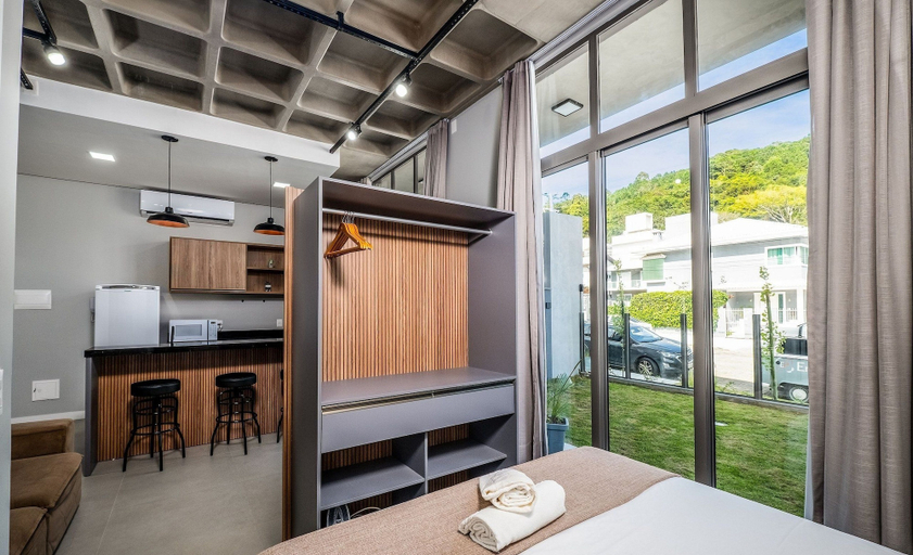 Others 3, Beautiful Loft Garden 750m From Canas Beach Tps101, Florianopolis